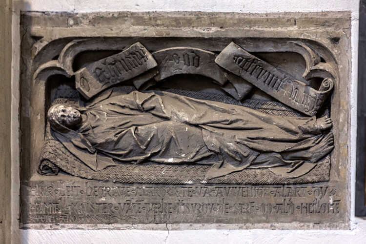 De gedenksteen voor Margriet van Auweninghe aan de Sint-Jan in 's-Hertogenbosch. (Foto: Marc Bolsius, Erfgoed Brabant)