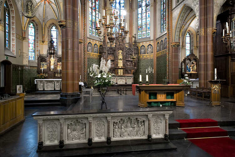 Interieur Nicolaaskerk Helvoirt
