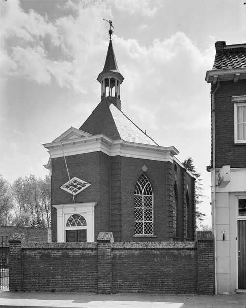 De Hervormde Kerk in Veghel, een voorbeeld van een Lodewijkskerkje. (Foto: Gerard Drukker, 1972, Rijksdienst voor het Cultureel Erfgoed)