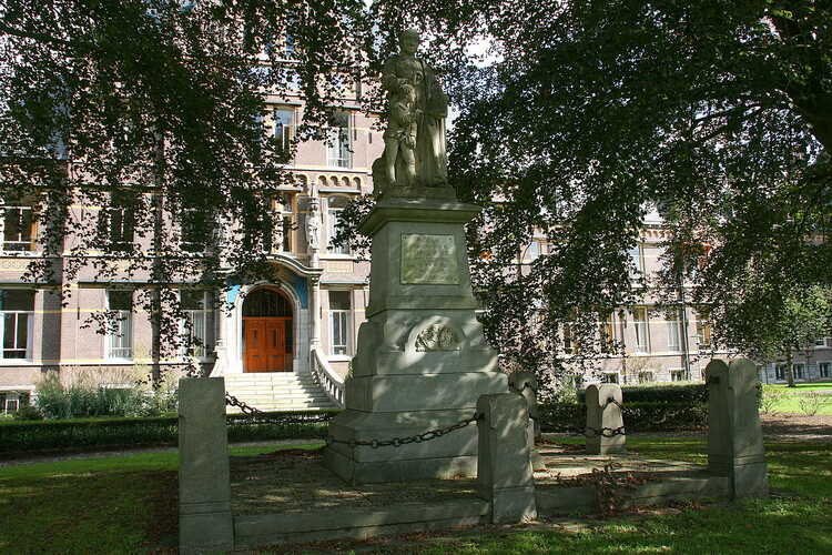 Standbeeld van Martinus van Beek