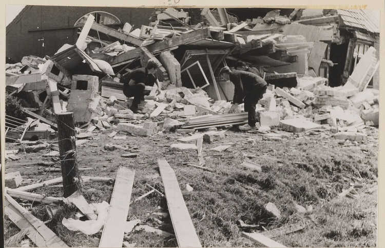 Schade aan een huis na de windhoos van 1967 in Chaam. (Foto: Rien Siers, Regionaal Archief Tilburg)