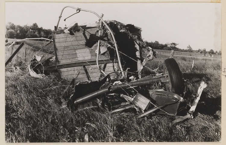 Een melkwagen vernield door de windhoos van 1967 in Chaam. (Foto: Rien Siers, Regionaal Archief Tilburg)