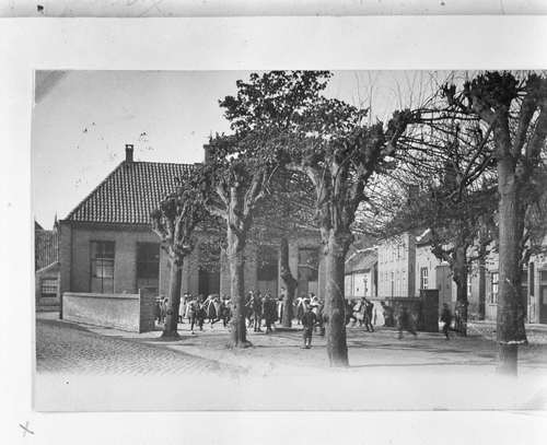 De school van Megen op een foto van onbekende datum. (Bron: Rijksdienst voor het Cultureel Erfgoed, Wikimedia Commons)