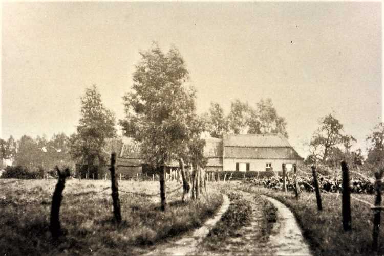 Het huis Ter Smisse in Aarle-Rixtel op een foto van vóór 1960. (Bron: Heemkundekring Barthold van Heessel)