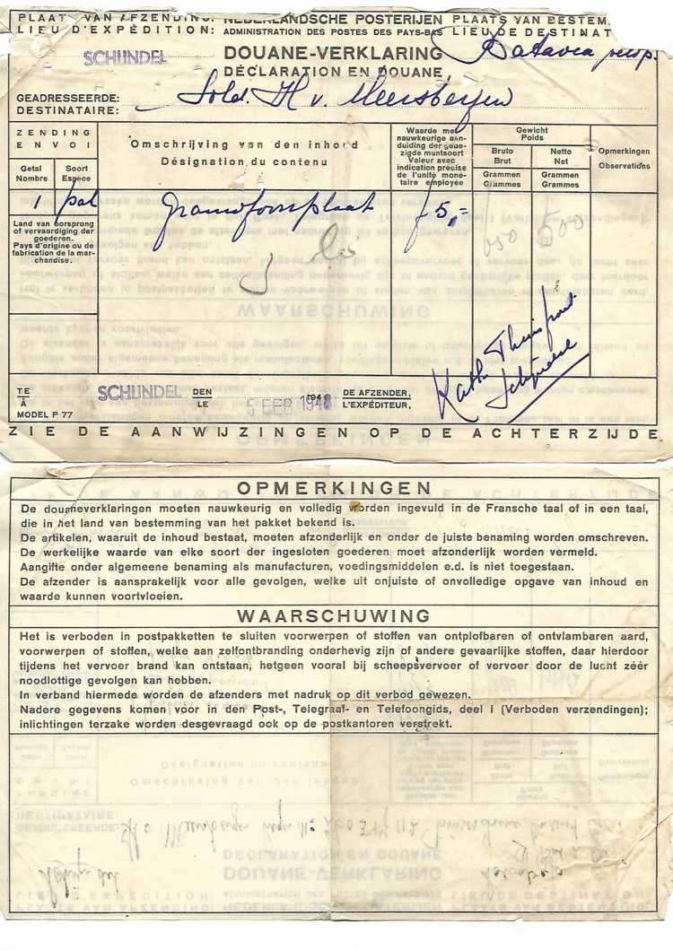 Douane-verklaring van de verzending van een pakket aan soldaat Hendrik van Meersbergen door zijn ouders in januari 1948. (Bron: Erik van Meersbergen)