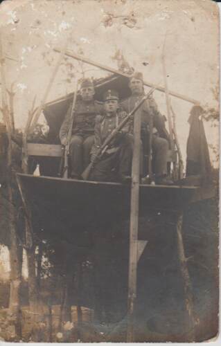 Ties van den Hurk (rechts) tijdens de mobilisatie in de buurt van Ossendrecht. (Foto: ..., 11 aug 1915, collectie Peter van den Hurk)