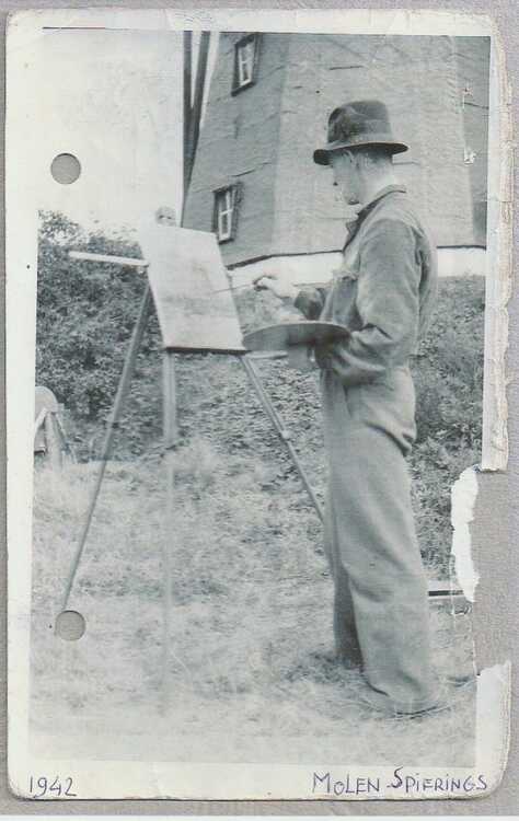 The van der Biezen, schilderend bij de Molen Spierings in Heesch, ca 1942 (Foto: eigen collectie)