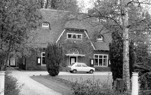 Het Schele Huis, inmiddels verdwenen, midden jaren 80. (Foto: Vera Delleman-De Kort, Brabants Historisch Informatiecentrum)