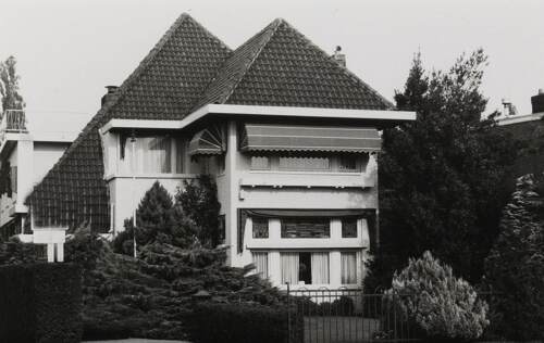 Foto van de Spoorlaan 66 in Oss (Foto: Wies van Leeuwen, Brabants Historisch Informatie Centrum, 1988)
