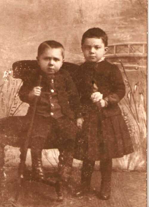 Foto van Cor en Jan Bergé in 1891. (Bron: collectie familie Bergé, Stadsarchief Breda)