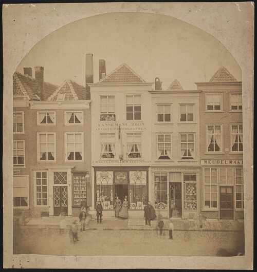 Fotostudio Kannemans & Zoon, gemaakt circa 1865-1875. (Foto: Collectie Stedelijk Museum Breda, langdurig bruikleen Erven Jean Bergé)